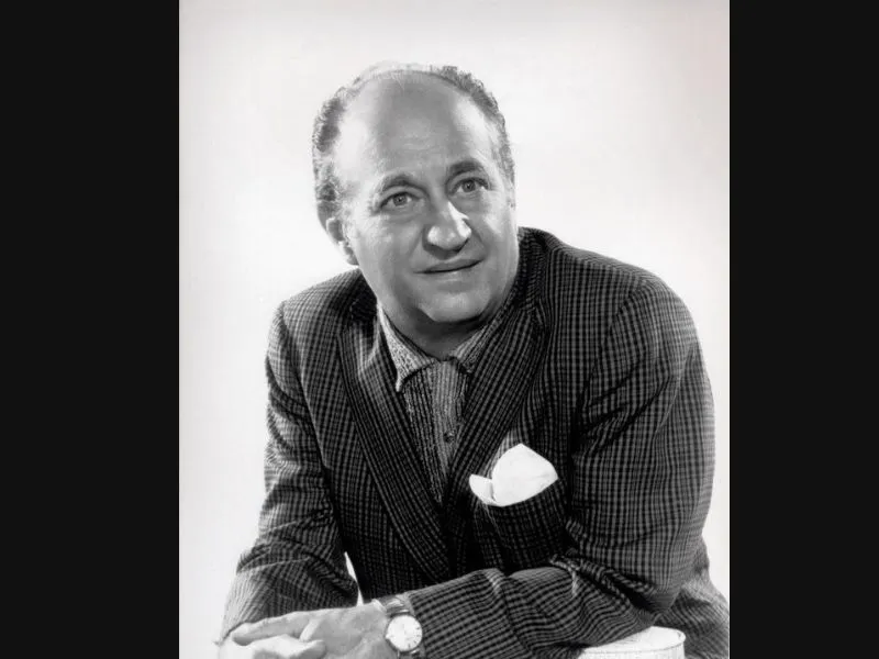 Larry Fine measurements, bio, height, weight, shoe size 