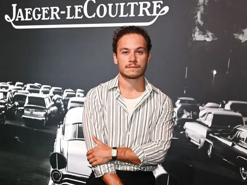 Finn Cole measurements, bio, height, weight, shoe size