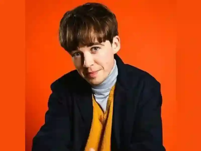 Alex Lawther Measurements, bio, height, weight, shoe size