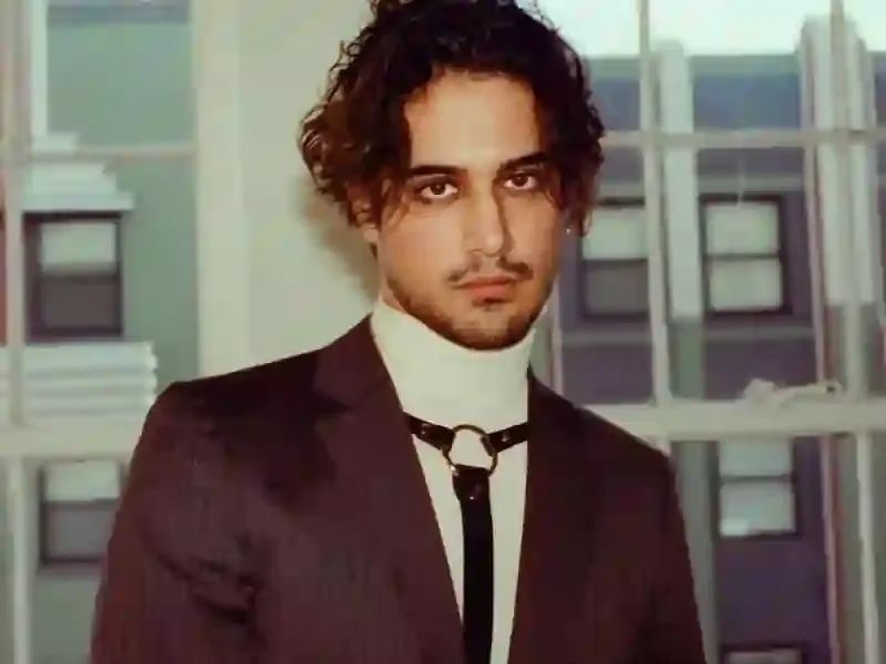 Avan Jogia Measurements, bio, height, weight, shoe size