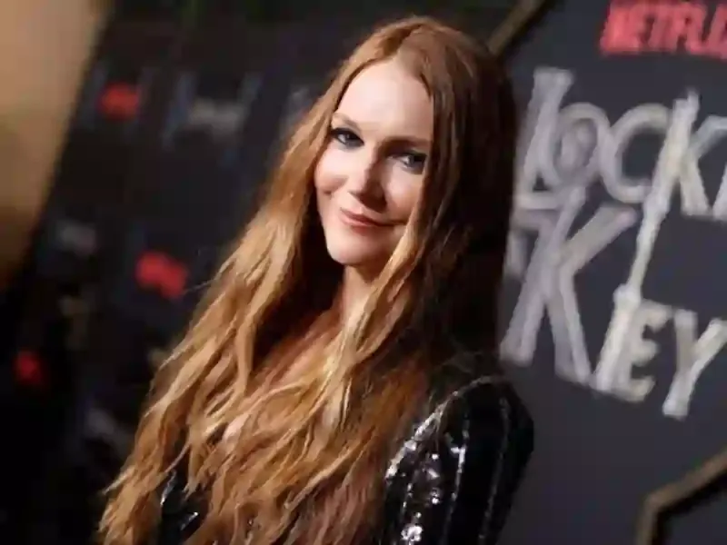 Darby Stanchfield Measurements, bio, height, weight, shoe and bra size