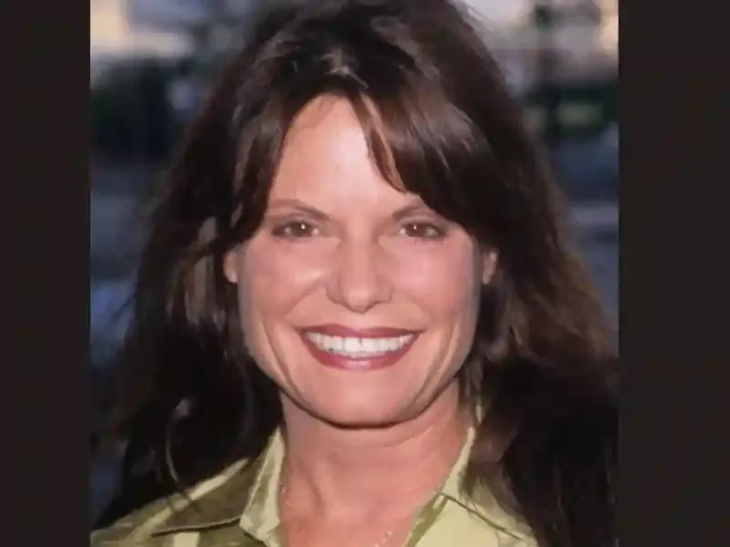 Kay Lenz Measurements, bio, height, weight, shoe and bra size