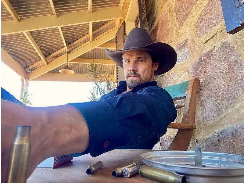 Jay Ryan Measurements, bio, height, weight, shoe size