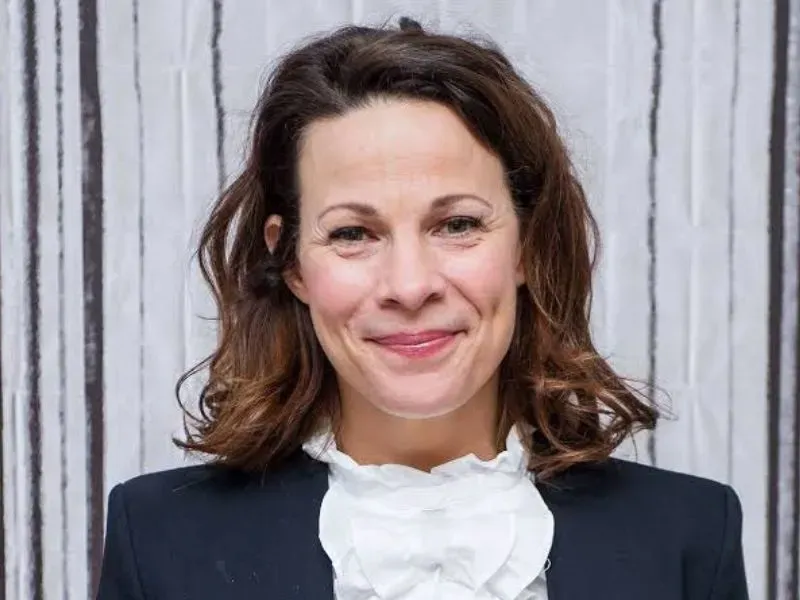 Lili Taylor Measurements, bio, height, weight, shoe and bra size