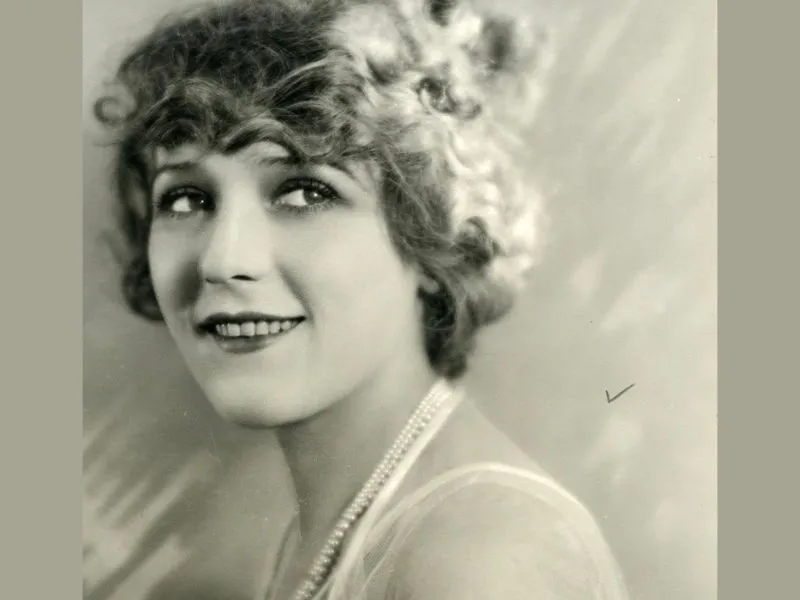 Mary Pickford Measurements, bio, height, weight, shoe and bra size