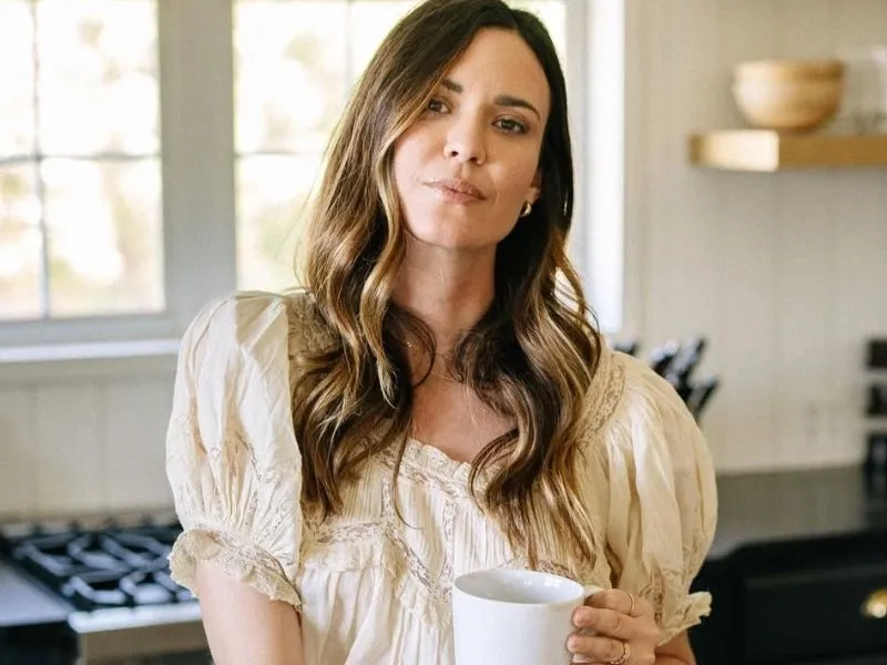 Odette Annable Measurements, bio, height, weight, shoe and bra size