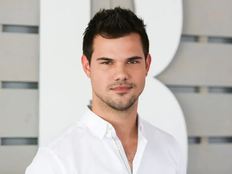 Taylor Lautner Measurements, bio, height, weight, shoe size