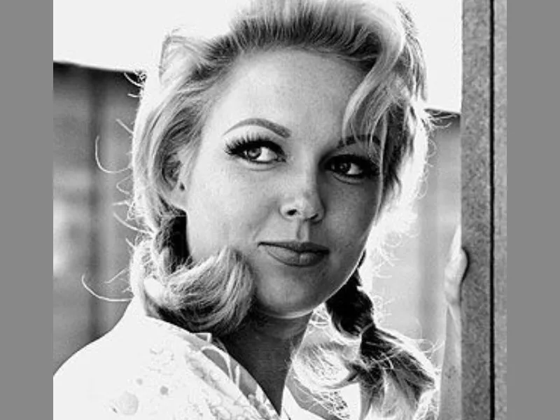 Cynthia Lynn Measurements, bio, height, weight, shoe and bra size