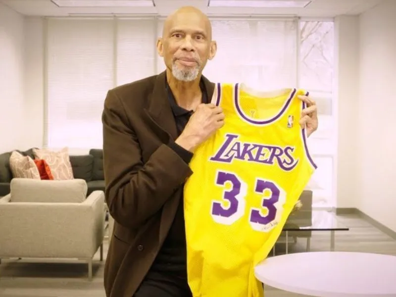Kareem Abdul Jabbar Measurements, bio, height, weight, shoe size