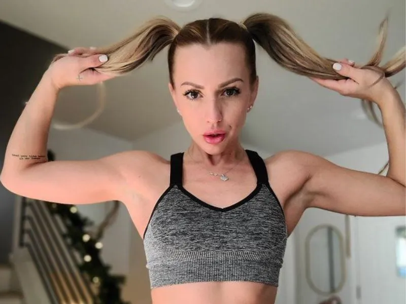 Lexi Belle Measurements, bio, height, weight, shoe and bra size