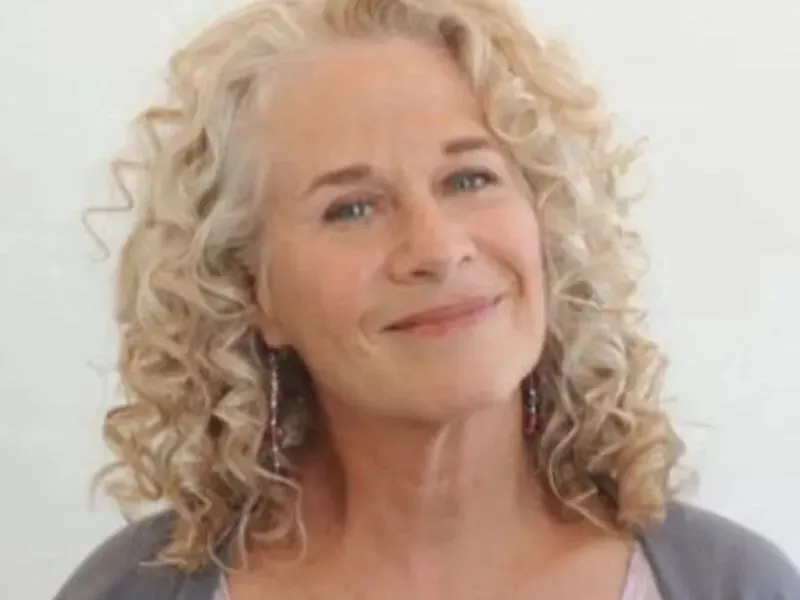 Carole King Measurements, bio, height, weight, shoe and bra size
