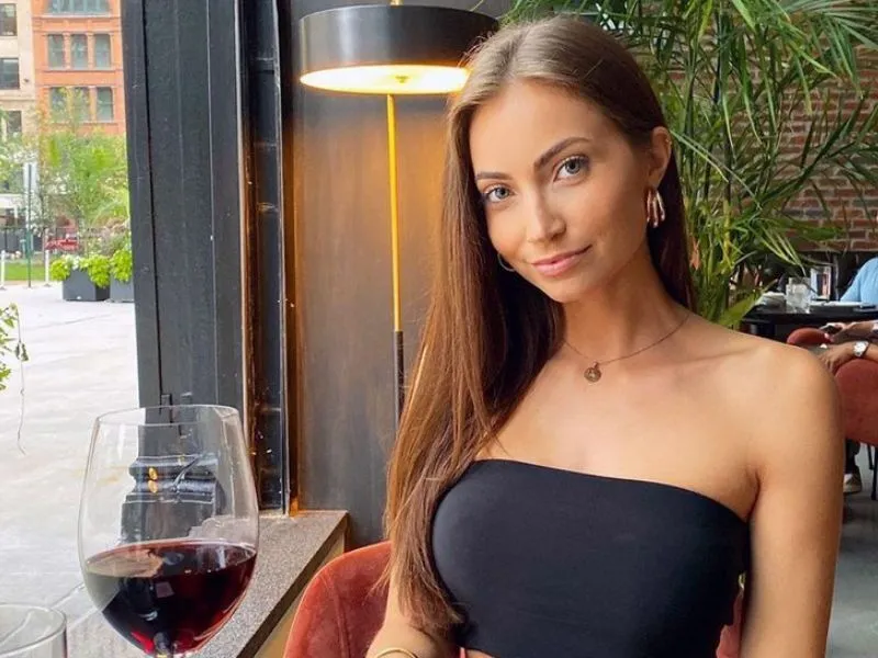 Anna Louise Measurements, bio, height, weight, shoe and bra size