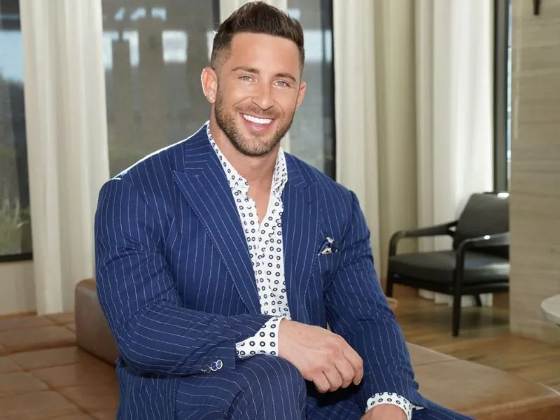 Brett Mycles Measurements, bio, height, weight, shoe size