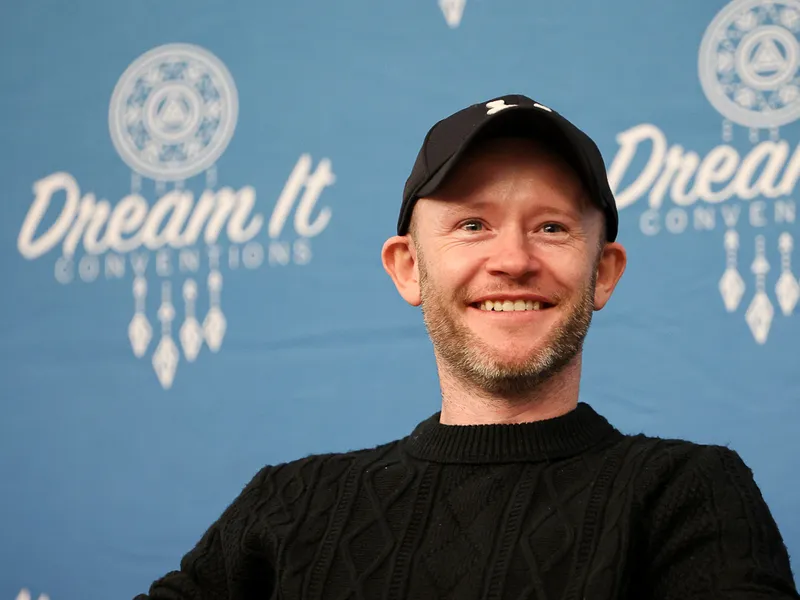 Devon Murray Measurements, bio, height, weight, shoe size