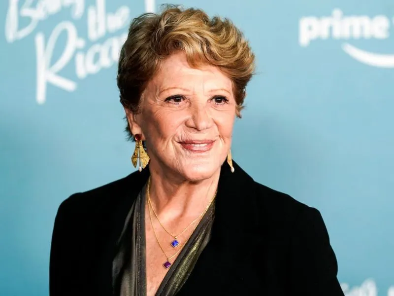 Linda Lavin Measurements, bio, height, weight, shoe and bra size