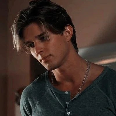Drew Van Acker