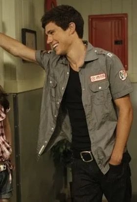 Drew Roy