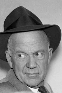 Willis Bouchey